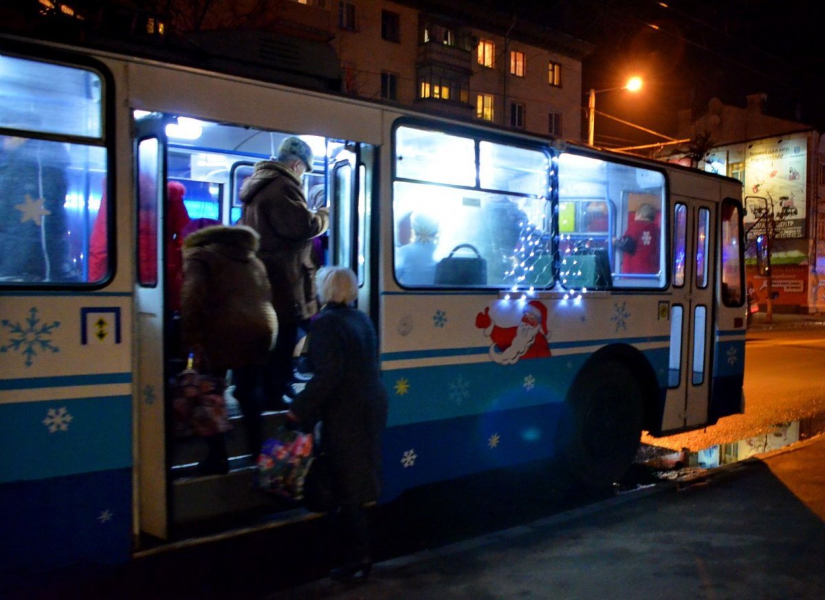 У Луцьку в новорічну ніч курсуватиме громадський транспорт. ГРАФІК