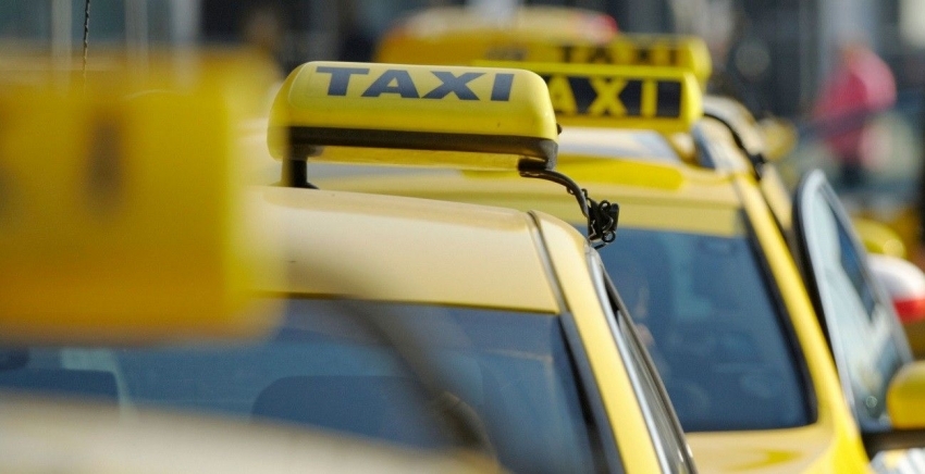 На Новий рік п’яний пасажир із Норвегії з’їздив на таксі у три країни