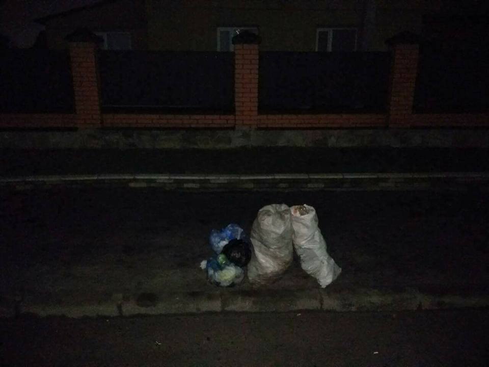 Лучанину повернули на подвір’я сміття, яке він викинув посеред вулиці