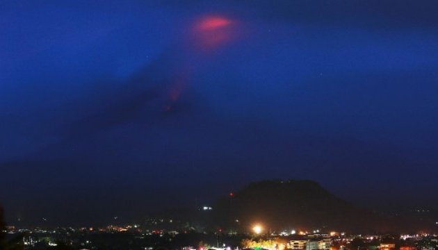 Уряд Філіппін підвищив рівень небезпеки виверження вулкана Майон