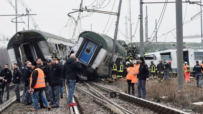В Італії потяг зійшов з рейок: троє загиблих