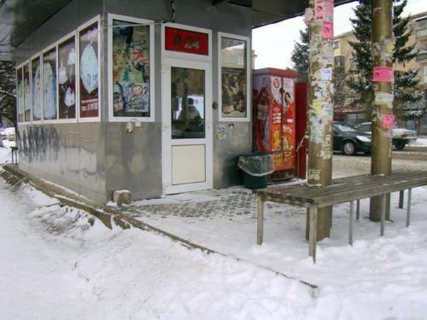 У Луцьку впорядкують торгівлю у кіосках на зупинках