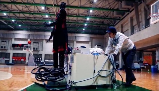 Японці створили робота-баскетболіста, який перемагає спортсменів. ВІДЕО