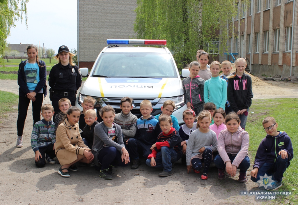 Ковельські поліцейські нагадали школярам про правила безпечної поведінки