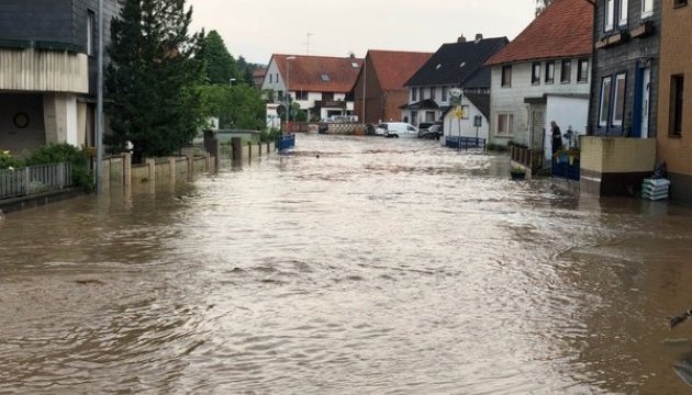 У Німеччині – урагани, повені та рекордна спека