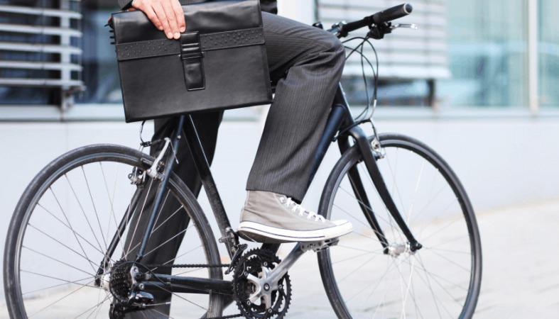 У Нідерландах хочуть доплачувати людям, які їздять на роботу велосипедом