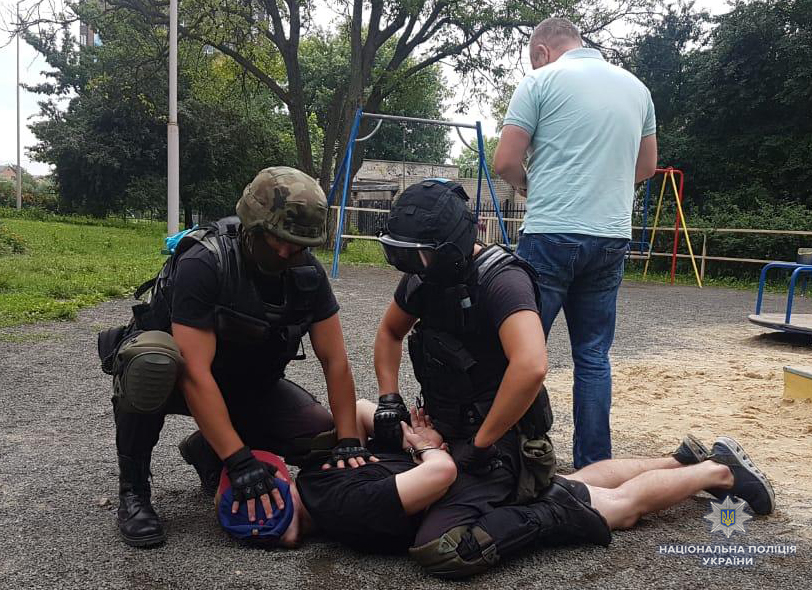 Поліція викрила лучанина, який реалізовував відео порнографічного характеру