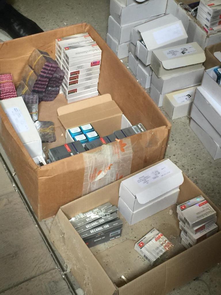 Волинські правоохоронці викрили схему продажу заборонених ліків через інтернет. ФОТО