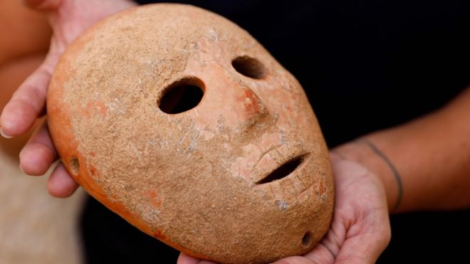 В Ізраїлі показали маску, якій дев’ять тисяч років