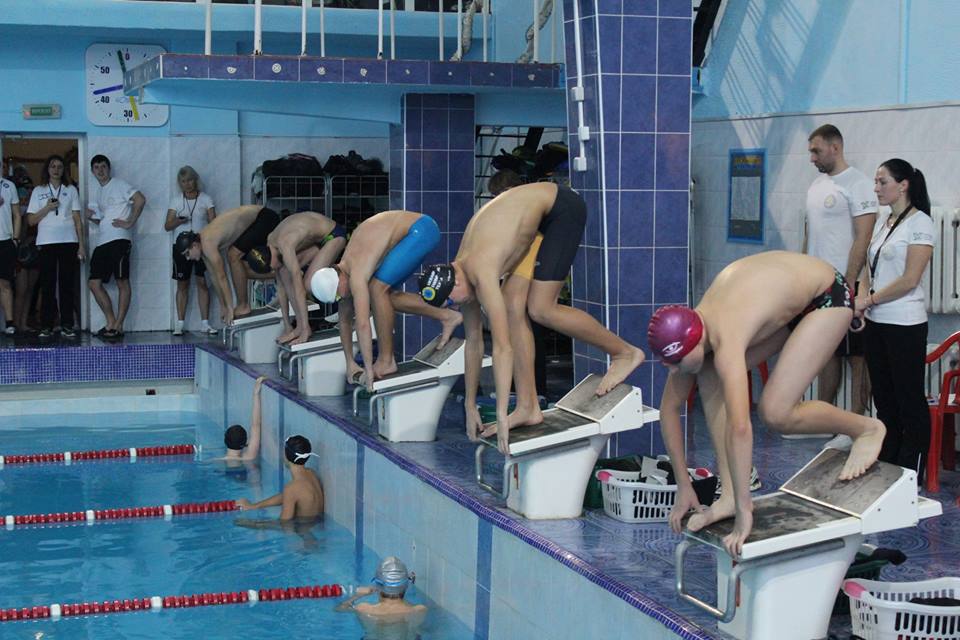 У Луцьку відкрили чемпіонат з плавання. ФОТО