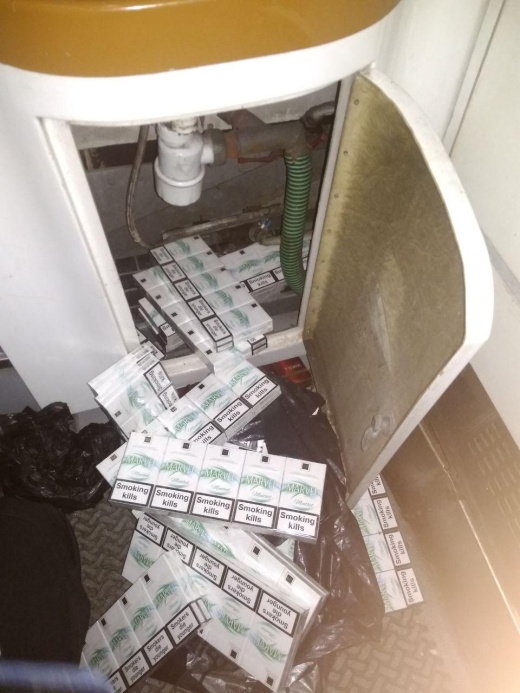 На «Ягодині» у пасажирському потязі виявили контрабандні сигарети. ФОТО