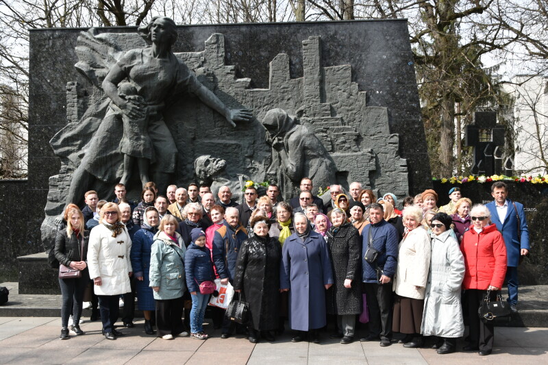 Лучани вшанували пам’ять в’язнів нацистських концтаборів. ФОТО