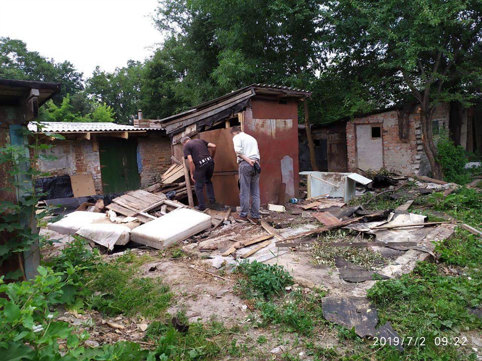 У Луцьку продовжують демонтаж самовільно розміщених споруд. ФОТО