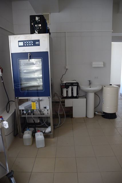 Волинська обласна лікарня отримала апарат, який миє та дезінфікує обладнання. ФОТО