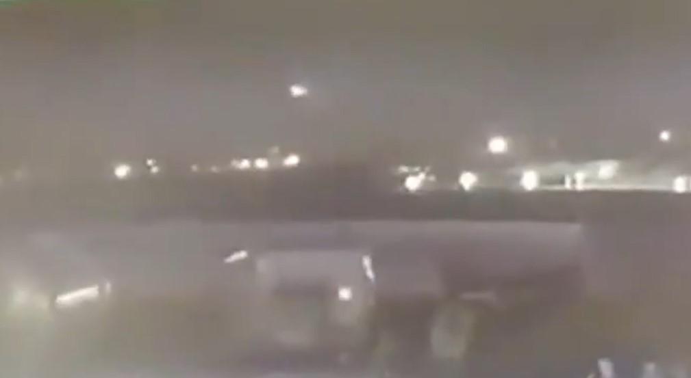 З’явилося нове відео на якому ракета влучила в український літак «МАУ». ВІДЕО