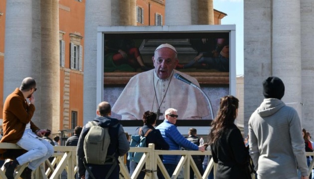 Папа Римський вперше провів недільну службу в режимі відеотрансляції
