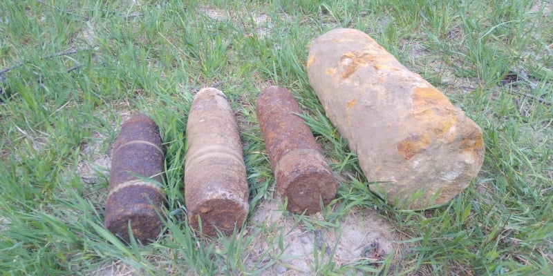 На Волині селяни виявили артилерійські снаряди на присадибній ділянці та у лісі