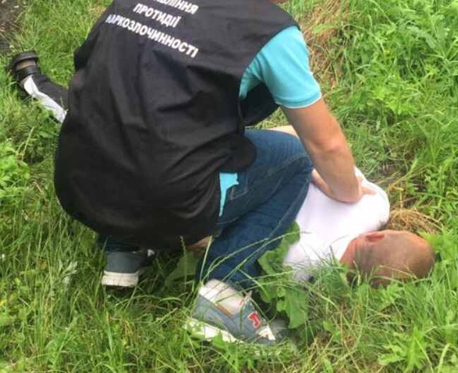 Відсидівши за розбої чоловік взявся торгувати наркотиками на Волині. ФОТО