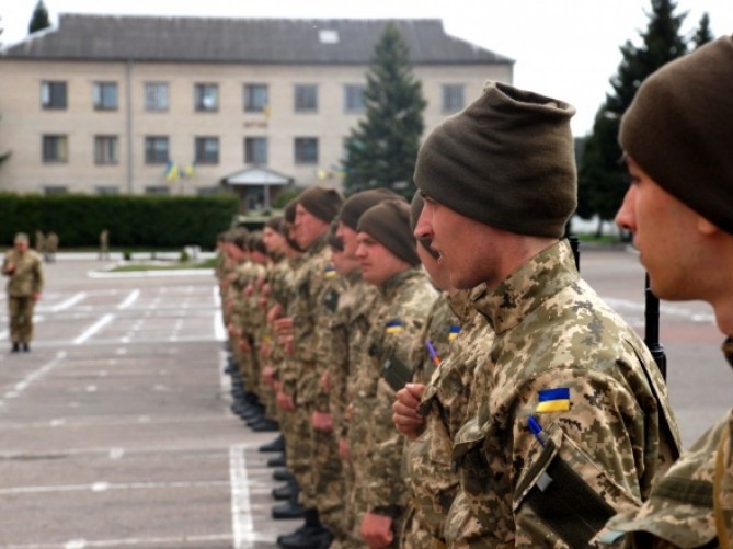 У Луцьку затримуватимуть тих, хто намагатиметься незаконно проникнути на територію військкомату