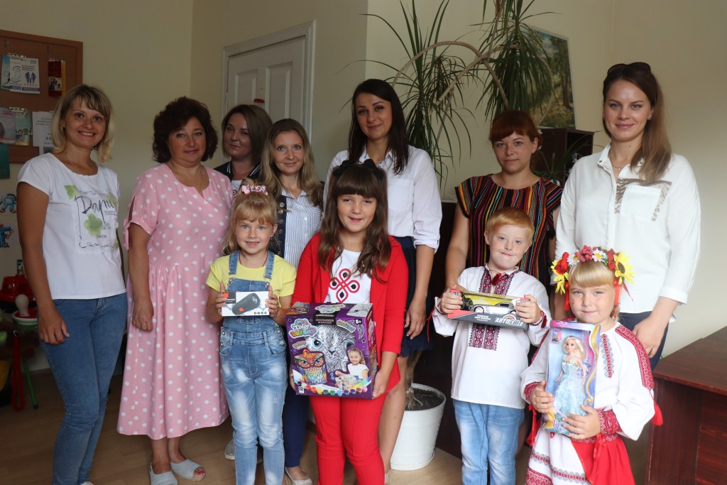 Дітям з Володимира-Волинського вручили призи за фото до Дня Незалежності