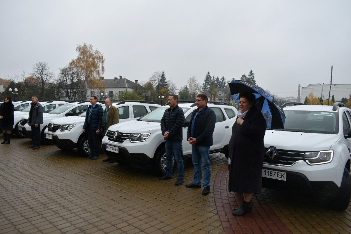 Амбулаторії Волині отримали ще сім нових автомобілів в рамках проекту Світового банку