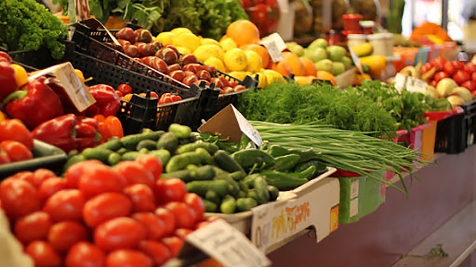 Як працюватиме центральний ринок Нововолинська у святкові дні