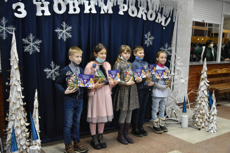 У Луцьку організували міське свято Миколая для дітей пільгових категорій