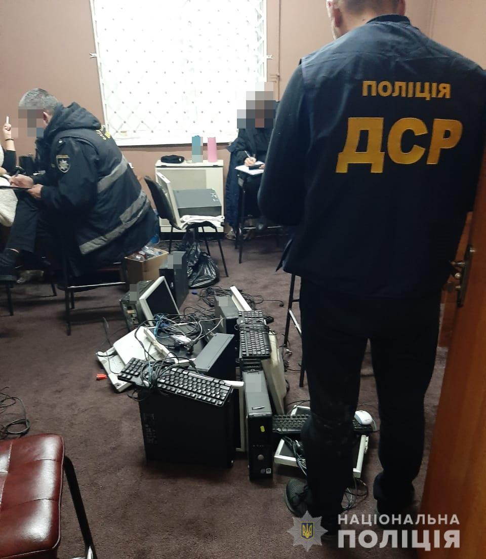 У Володимирі-Волинському правоохоронці викрили підпільний гральний клуб