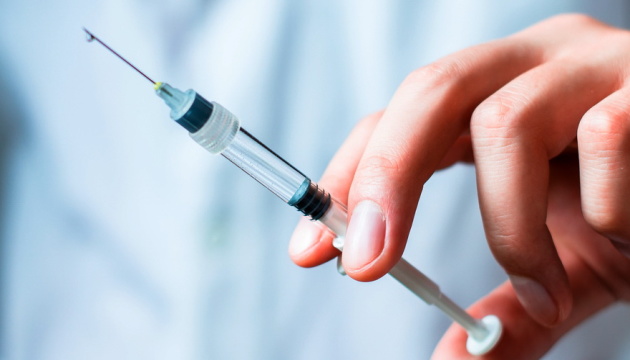 Угорщина почала вакцинацію китайською вакциною, не схваленою в ЄС