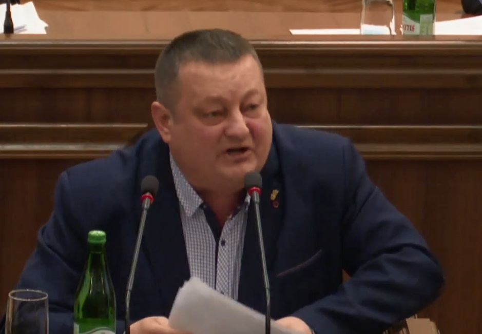 Депутат облради виступив проти поширення у волинських бібліотеках книги про одностатеве кохання