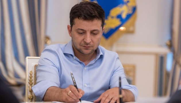 Зеленський скасував укази про призначення Тупицького і Касмініна суддями КСУ