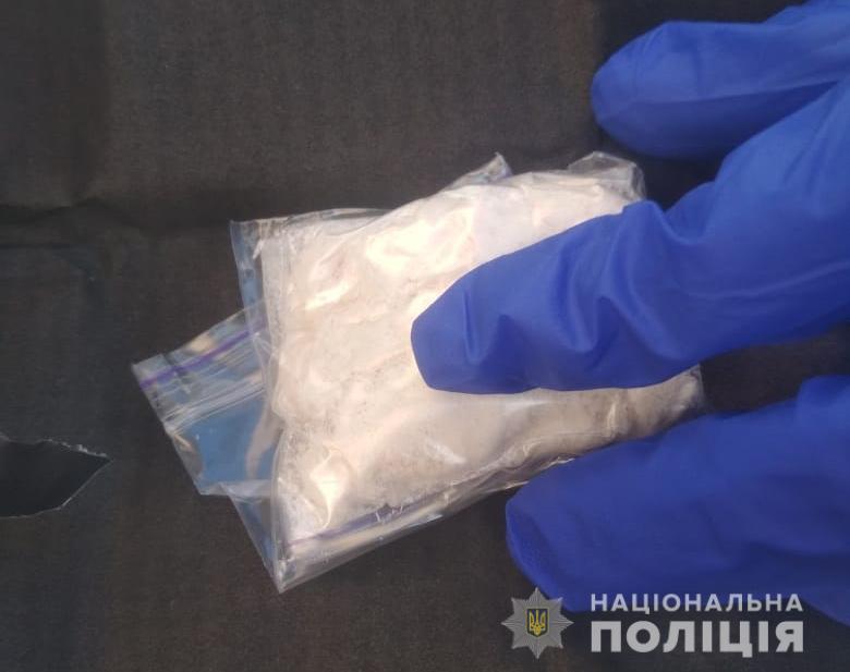 30 грамів амфетаміну: у Благодатному поліцейські затримали чоловіка з психотропом