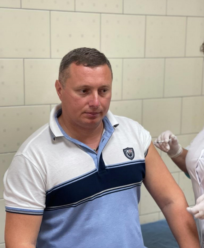 Голова Волинської ОДА Юрій Погуляйко отримав другу дозу вакцини від COVID-19