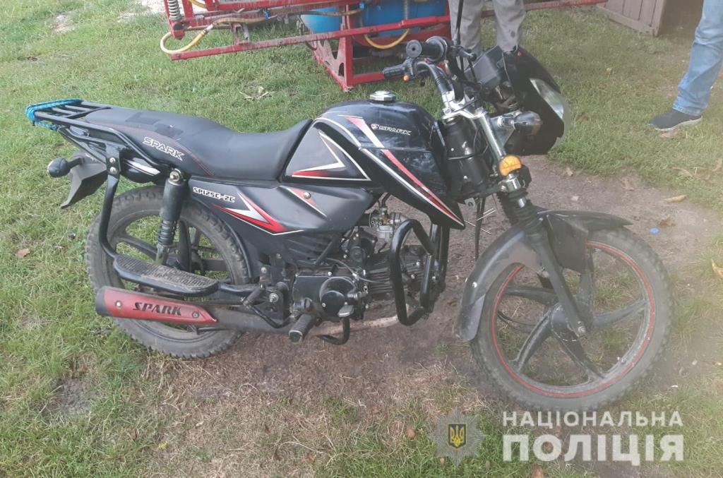 На Ратнівщині поліцейські розшукали викрадений у січні мотоцикл