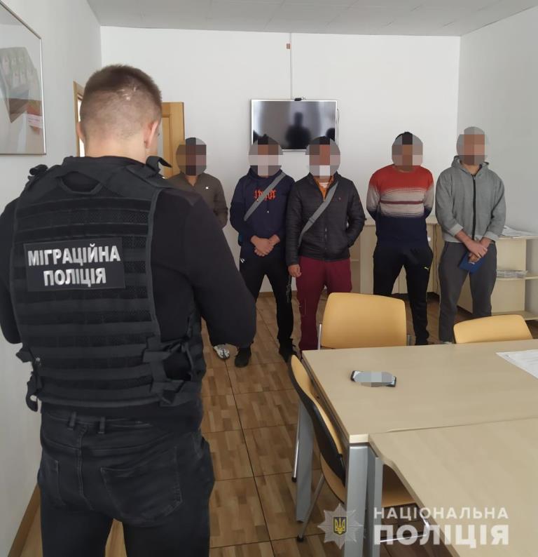 На підприємстві у Нововолинську виявили четверо нелегально працевлаштованих іноземців