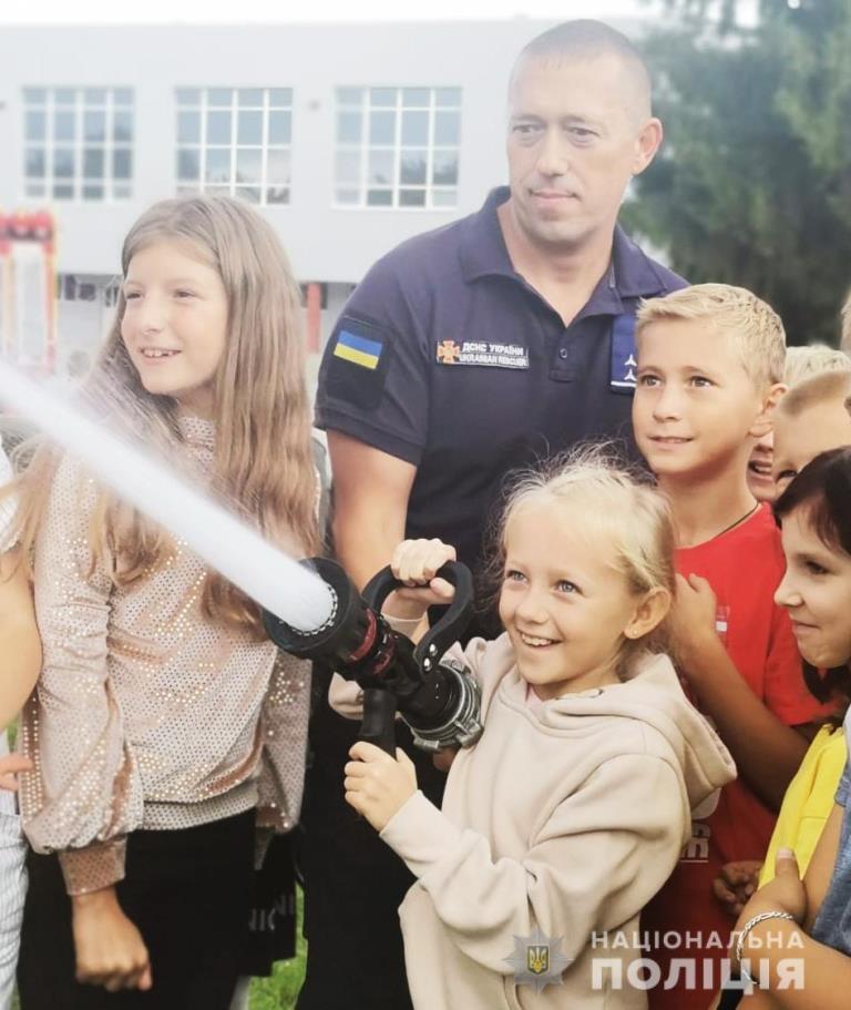 У Луцьку організували інтерактивний урок «День з поліцейським та рятівником»