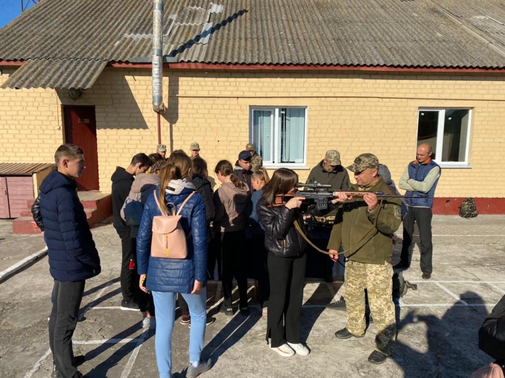 На Ратнівщині школярі дізнавалися про службу прикордонників