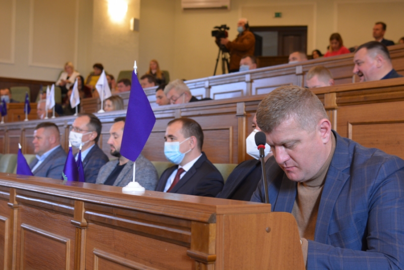 Депутати Волиньради вимагають повернути громадам кошти на ремонт доріг