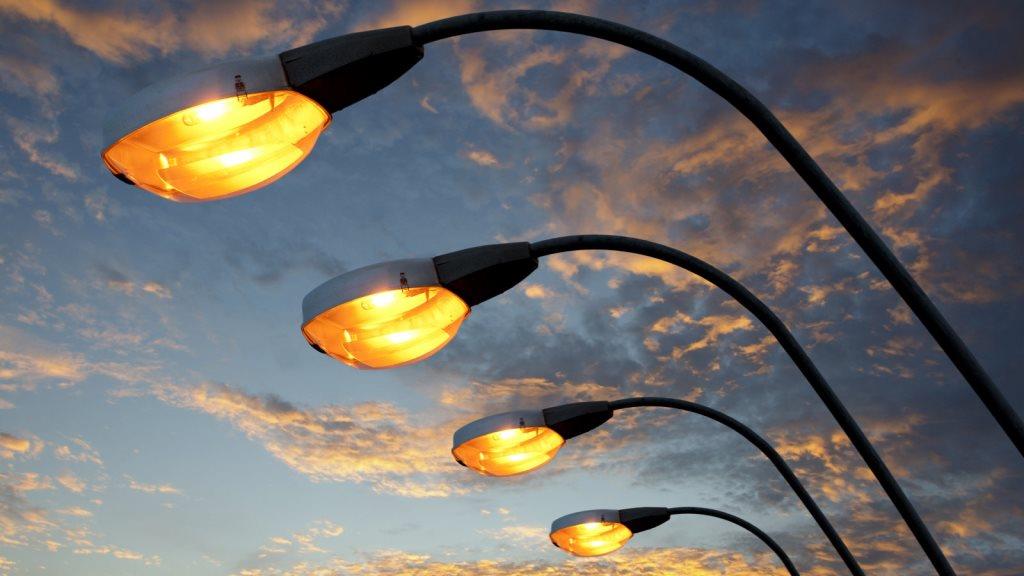 У селі Любешівської громади реконструюють освітлення за понад 250 тисяч