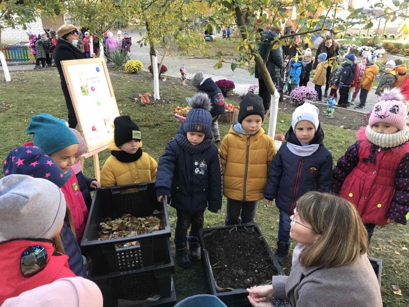 Дошкільнята Луцької громади вчаться компостувати органічні відходи