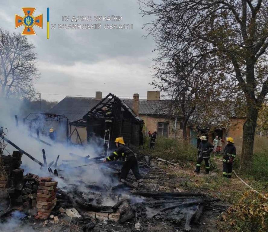 У Володимир-Волинському районі ліквідували дві пожежі, що виникли з необережності