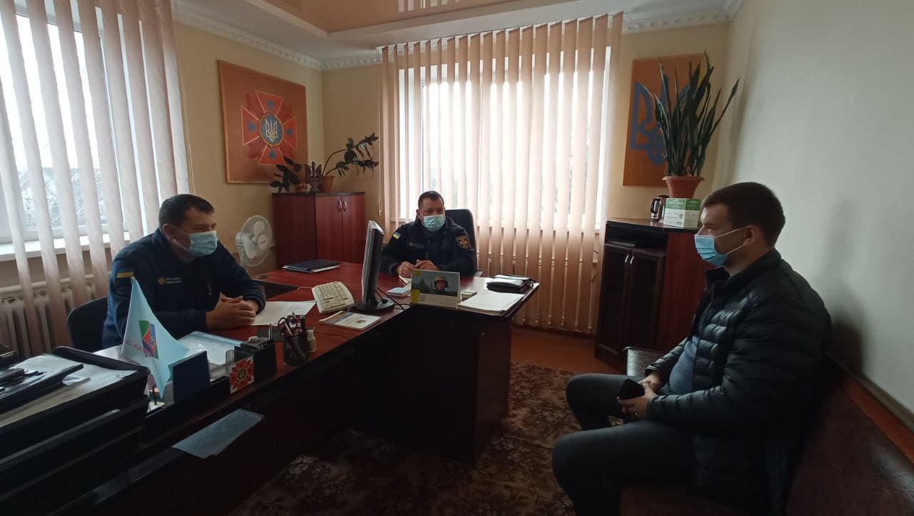 Рятувальники зустрілися з головою Сошичненської громади для вирішення питань місцевих пожежних команд