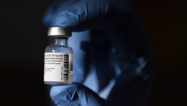 Канада отримала першу партію дитячої ковід-вакцини «Pfizer»