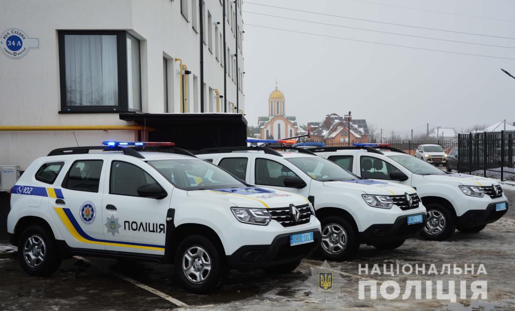 На Волині поліцейські офіцери громад отримали три службові автомобілі