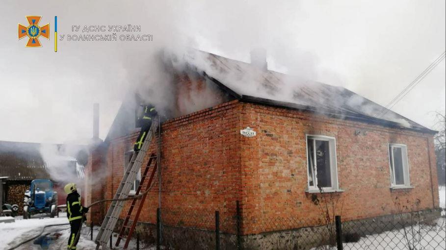 На Волині ліквідували пожежі житлових будників та господарської будівлі