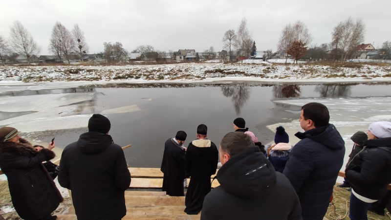 У громаді на Волині влаштували водохресні купання у Прип’яті
