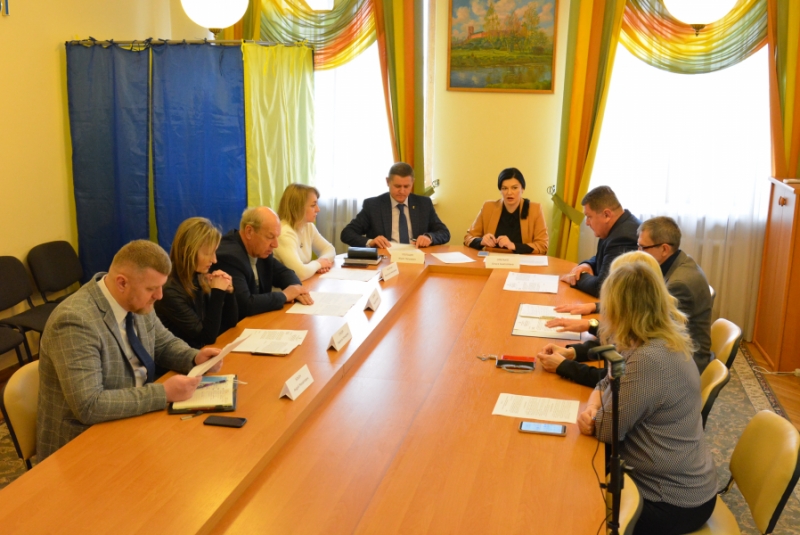 У комісії Волиньради рекомендували продовжити контракт з директоркою Нововолинського наукового ліцею