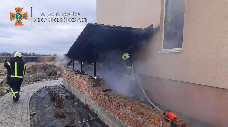 У селі поблизу Луцька ліквідували пожежу у житловому будинку