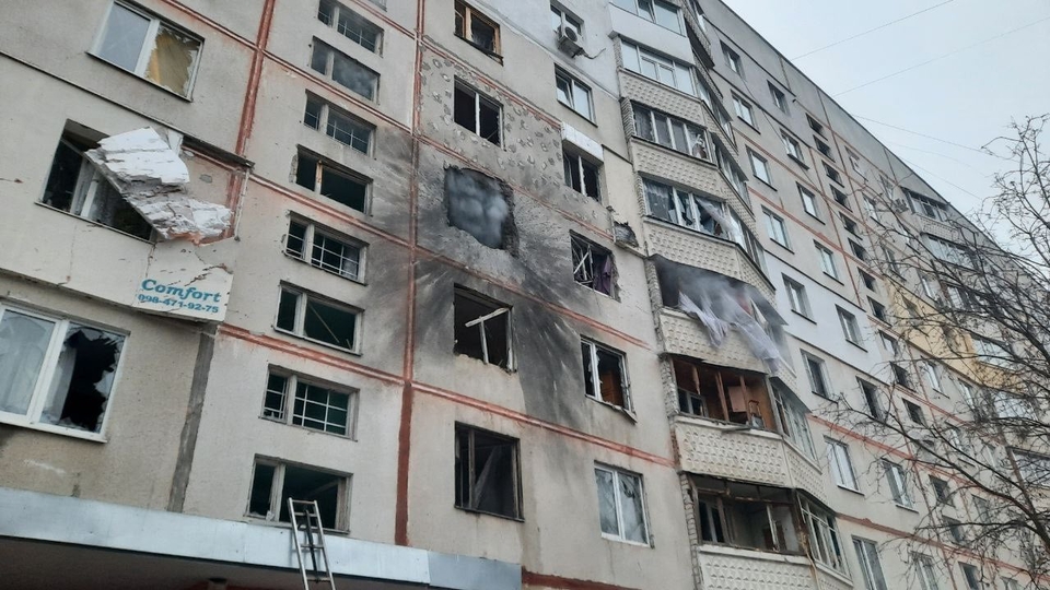 Ворожа артилерія обстріляла мікрорайон у Харкові – зайнялося 40 будівель
