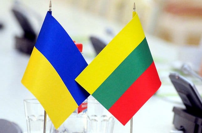 Литовський парламент закликав країни-членів ООН закрити небо над Україною